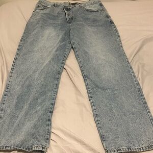 Light Wash Women’s Wide-Leg Jeans - Classic Denim